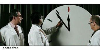 orologio del tempo, il tempo scade orologio del tempo, mancano cinque minuti!